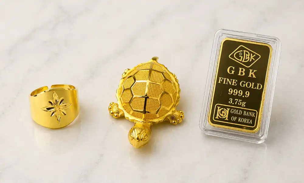 순도 99.5% 금거북이, 99.9% 돌반지, 99.99% 골드바 실물 비교